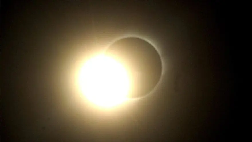 TAM GÜNEŞ TUTULMASI NEDİR? 2