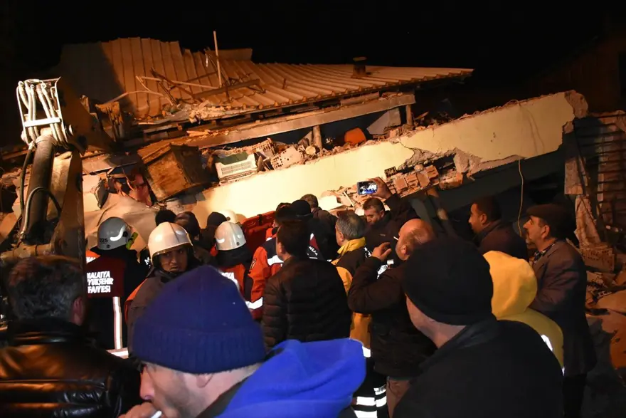 Elazığ'da 6,8'lik deprem (Bölgeden son fotoğraflar) 34
