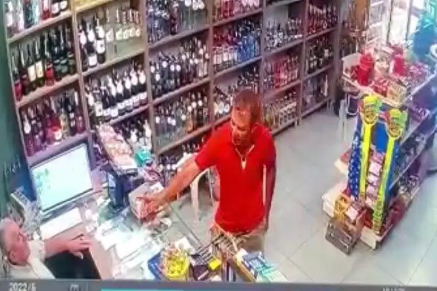 Marmaris'te ormanı yakan şüphelinin olaydan önceki son görüntüsü 3