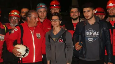 Spil Dağı’nda mahsur kalan öğrenciler 6 saat sonra kurtarıldı