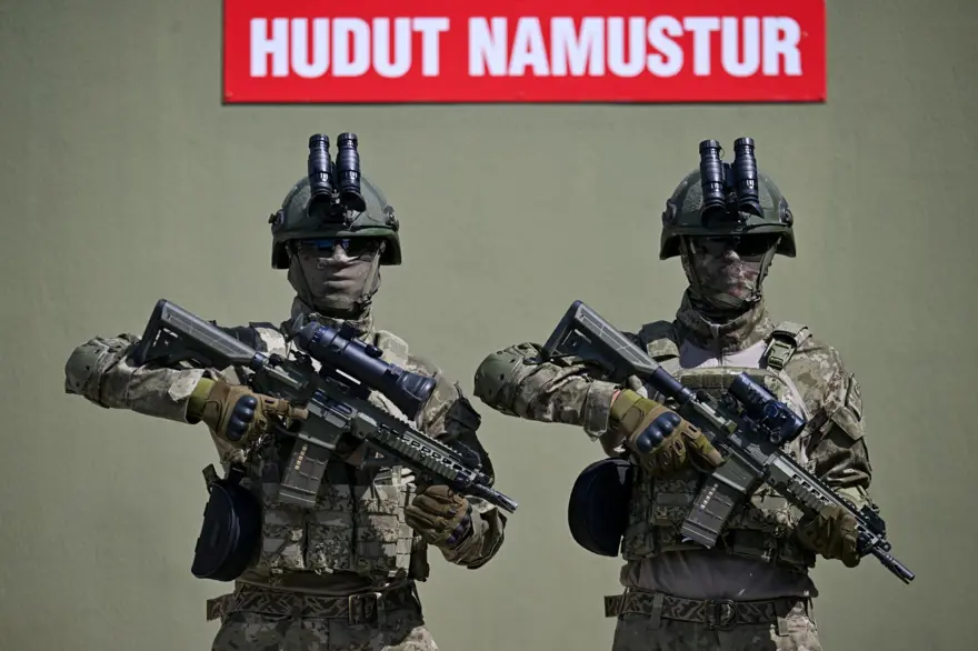 İran sınırına beton bariyer: 200 kilometresi tamamlandı 8 İran sınırına beton bariyer: 200 kilometresi tamamlandı 8