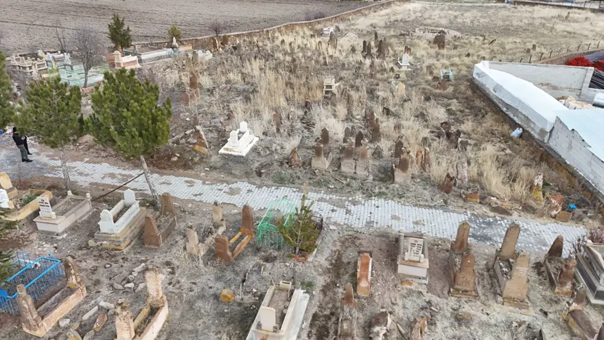 "MEZAR TAŞLARI SÜREKLİLİĞİN EN ÖNEMLİ GÖSTERGESİ" 1