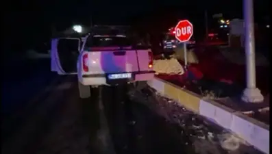 İzmir’de kamyonet ile hafif ticari araç çarpıştı: 7 yaralı