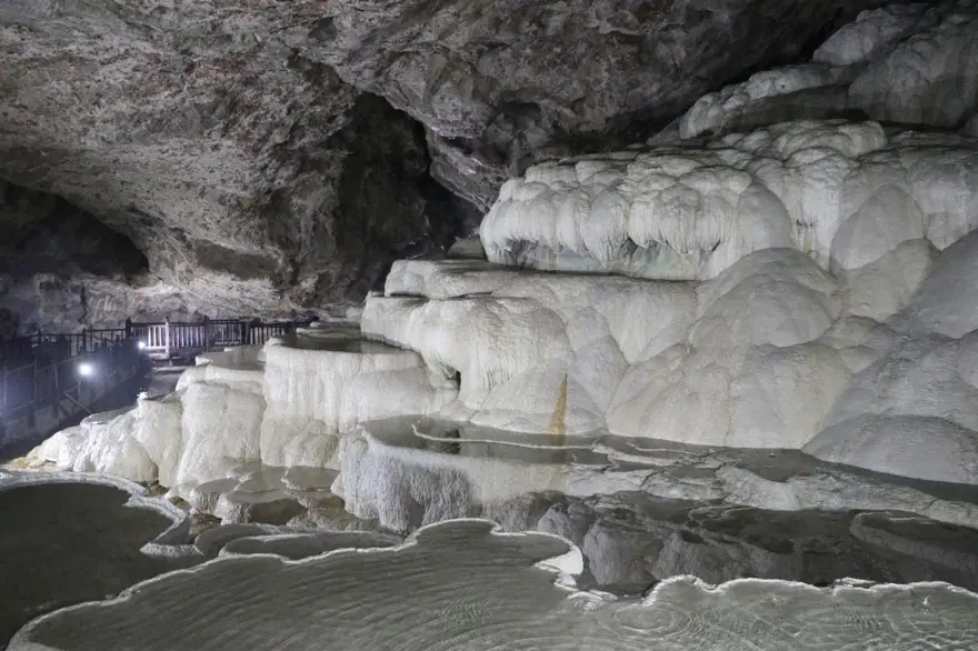 'Yer altındaki gizli Pamukkale' Kaklık Mağarası'nda çökme tehlikesi 1