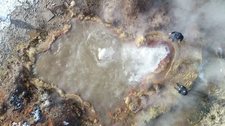 Karlı dağ başında 'termal jakuzi' 