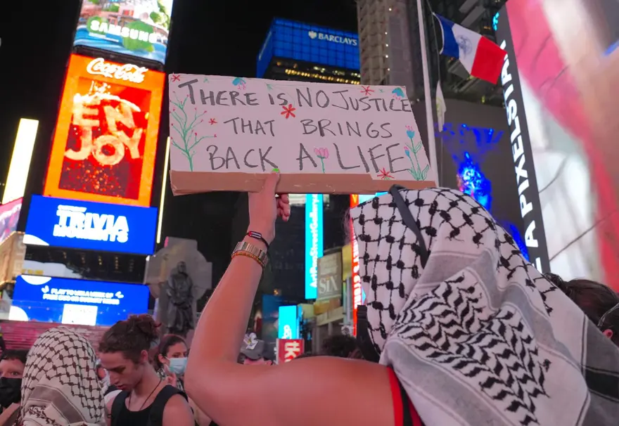 Polis tarafından öldürülen Sonya Massey için adalet! Binlerce kişi New York sokaklarında yürüdü 14