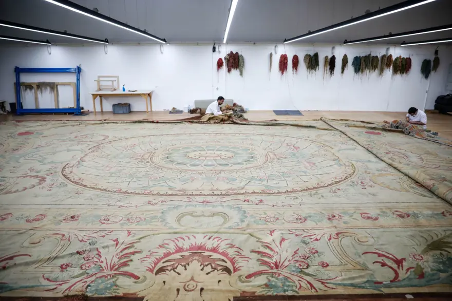 Dolmabahçe Sarayı'nın 119 yıllık halısı restore ediliyor 