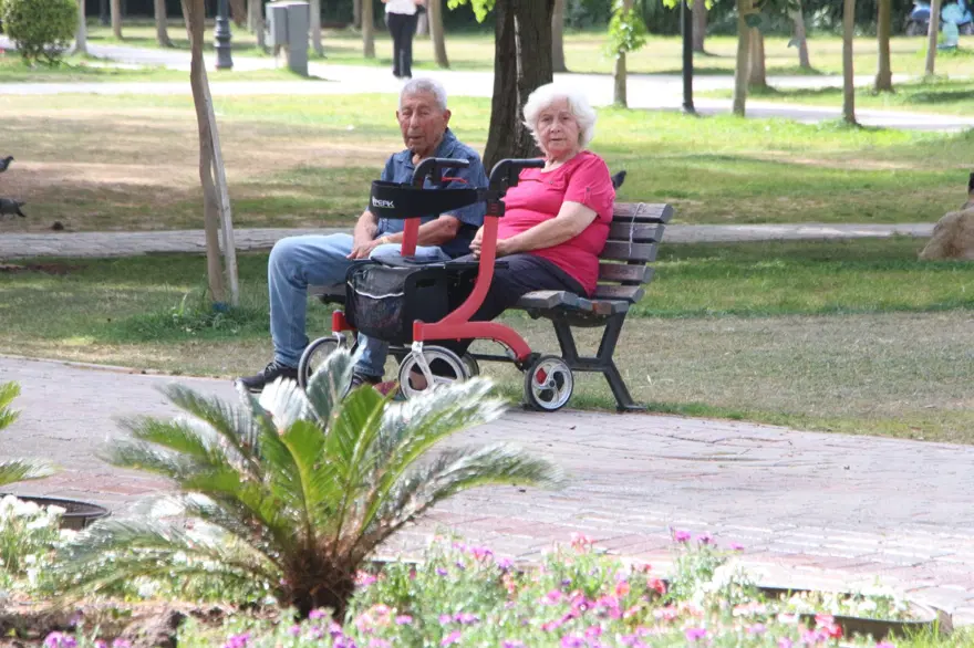 Adana "yanıyor" | Termometreler 42 dereceyi gösterdi 4 Adana "yanıyor" | Termometreler 42 dereceyi gösterdi 4