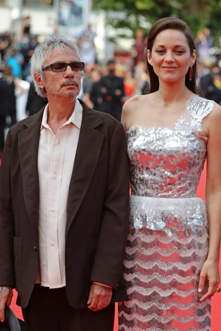 Marion Cotillard'ın elbisesi 322 saatte yapıldı 5 Marion Cotillard'ın elbisesi 322 saatte yapıldı 5