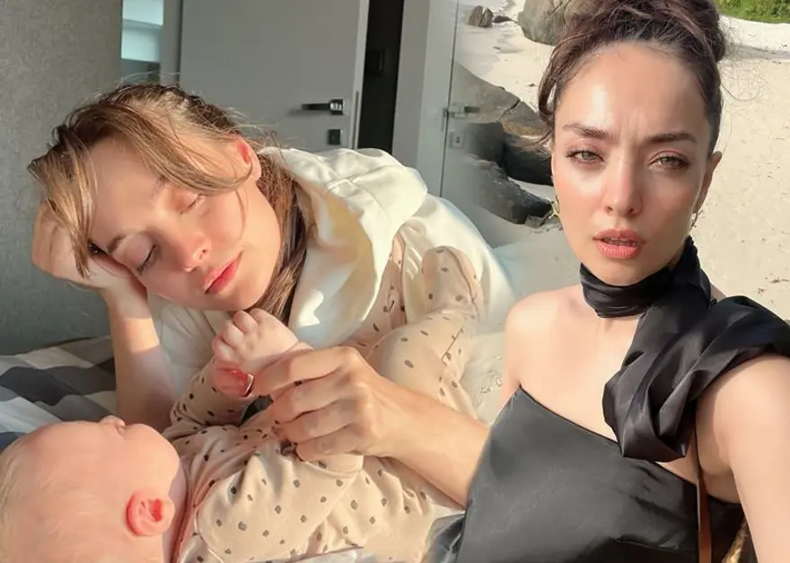 Zeynep Tuğçe Bayat'tan oğlu Atlas ile yeni kareler: Benziyor muyuz? Zeynep Tuğçe Bayat'tan oğlu Atlas ile yeni kareler: Benziyor muyuz?