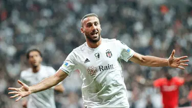 Beşiktaş'ta Cenk Tosun'un son durumu belli oldu: 3,5 ay forma giyemeyebilir