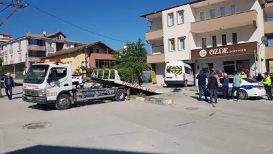 Kontrolden çıkan servis iş yerine girdi