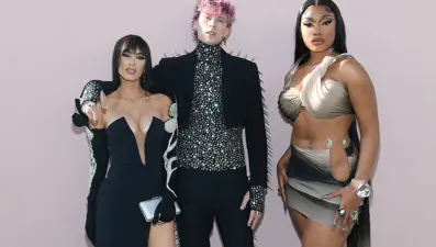 Machine Gun Kelly 2022 Billboard Müzik Ödülleri için 30 bin dolarlık manikür yaptırdı