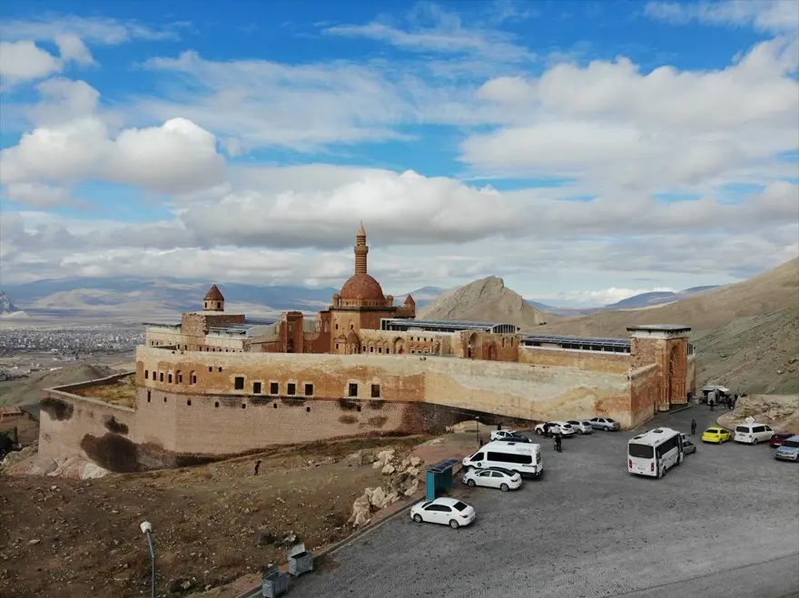 Anadolu'nun eşsiz mimari örneği: İshak Paşa Sarayı 12