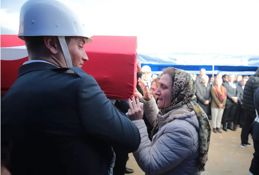 Helikopterkazası kurbanlarına veda: Antalya’da gözyaşları sel oldu 4