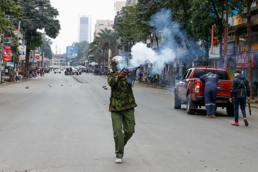 Kenya'da sert polis müdahalesine rağmen protestolar sürüyor 2