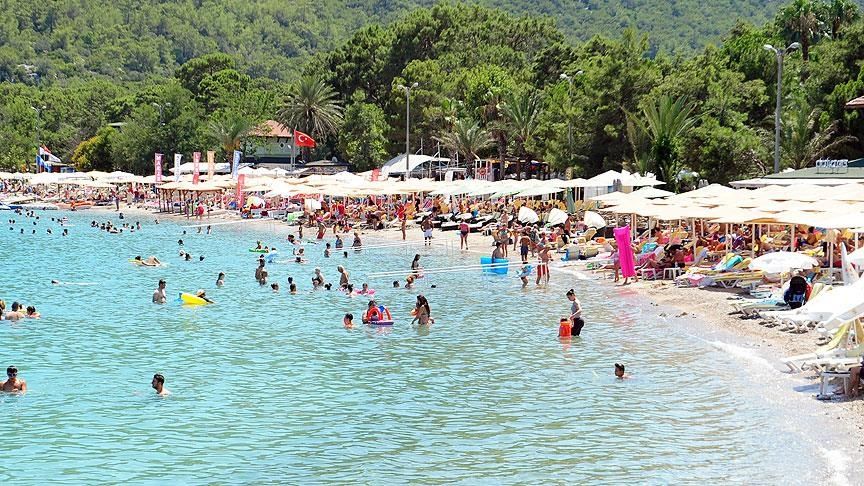 Antalya'nın Kemer ilçesi bu yıl 4 milyona yakın turist ağırladı