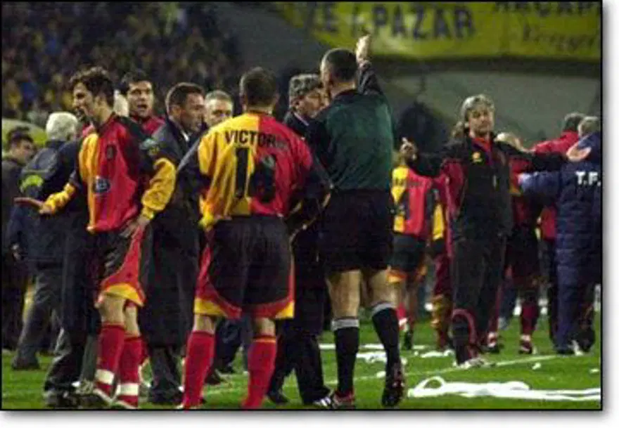 Süper Lig'de haftanın mücadelesi: Galatasaray - Fenerbahçe (Rakamlarla Galatasaray Fenerbahçe derbisi) 9 Süper Lig'de haftanın mücadelesi: Galatasaray - Fenerbahçe (Rakamlarla Galatasaray Fenerbahçe derbisi) 9