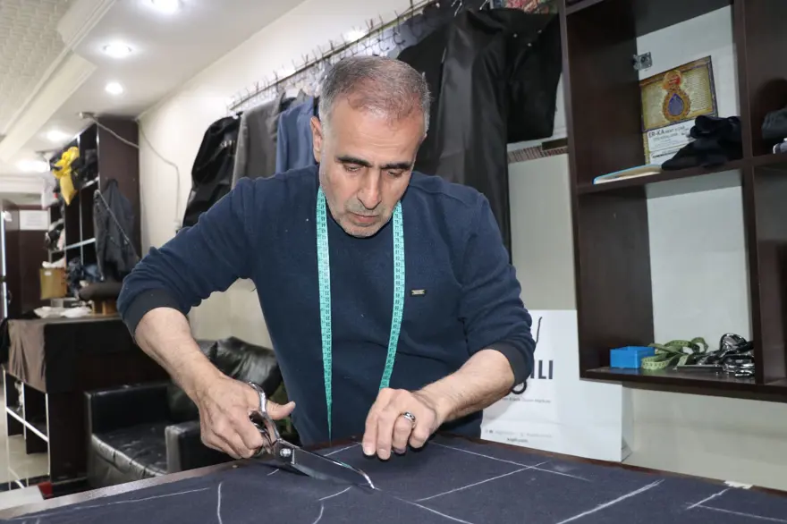 Yanlış iğne sonucu sağ bacağı felç kaldı: Engeli mesleğinden koparmadı 