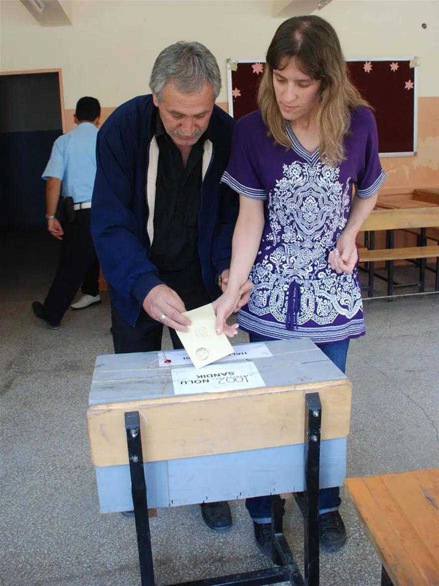 Türkiye sandık başındaydı 44