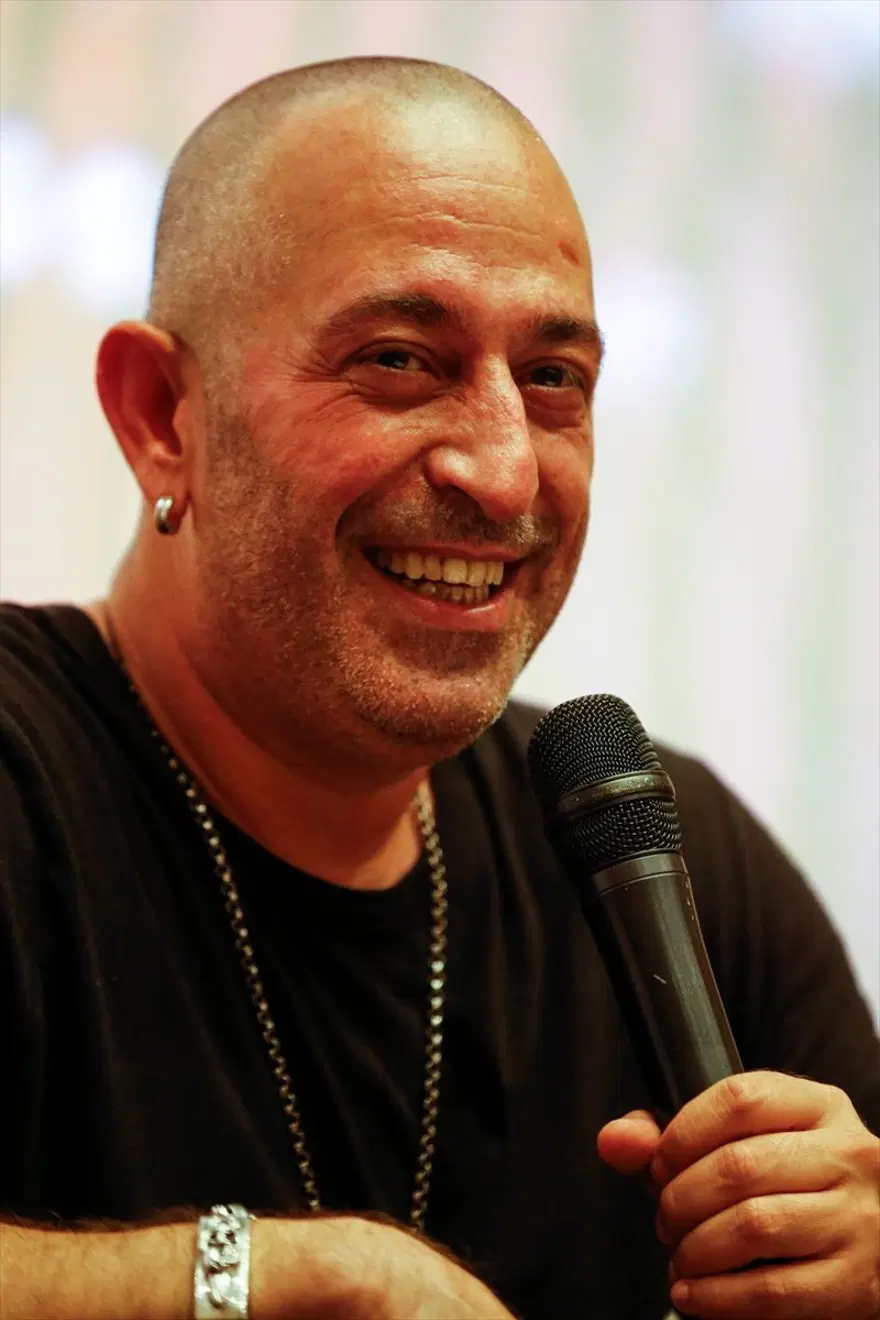 Cem Yılmaz, yeniden 'stand up' şov yapacak 4