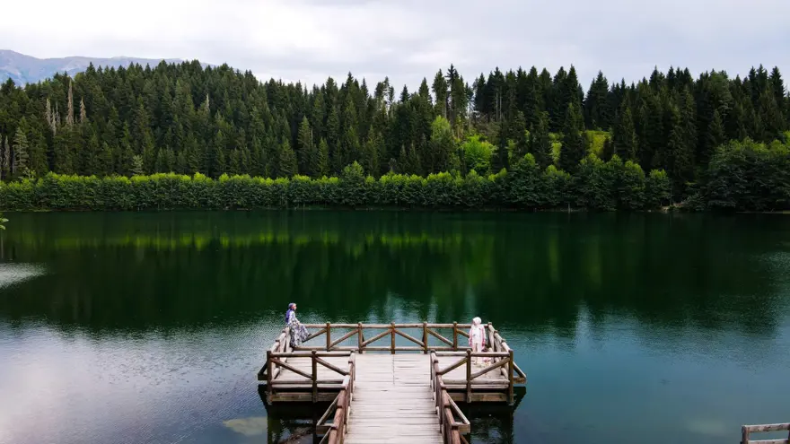 Doğanın kalbinde huzur: Karagöl ziyaretçilerini mest etti 