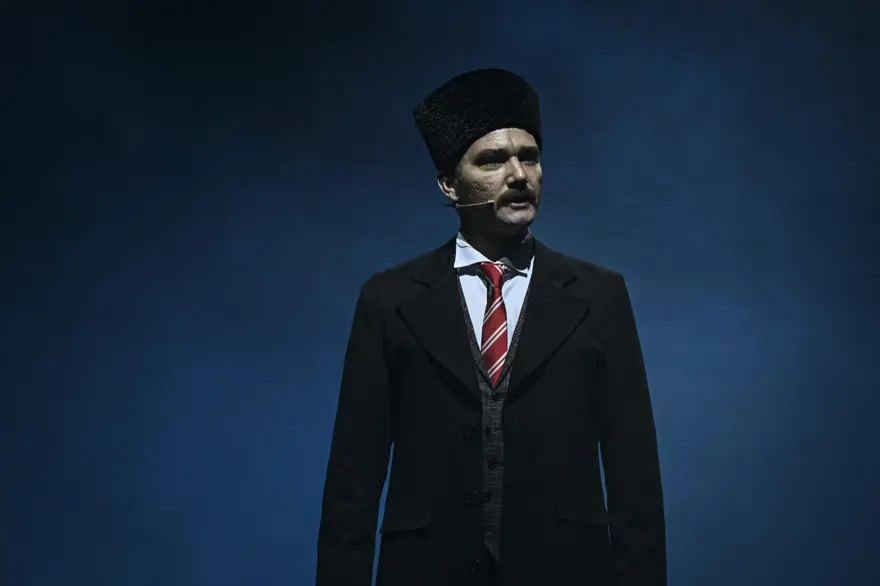 "Cumhuriyete Doğru" oyunu Ankara'da "perde" dedi 1 "Cumhuriyete Doğru" oyunu Ankara'da "perde" dedi 1