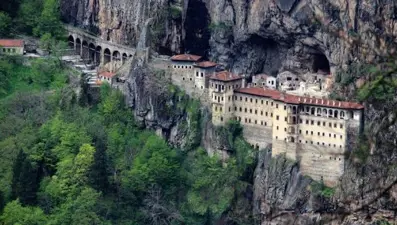 Bakan Ersoy'dan Sümela Manastırı açıklaması