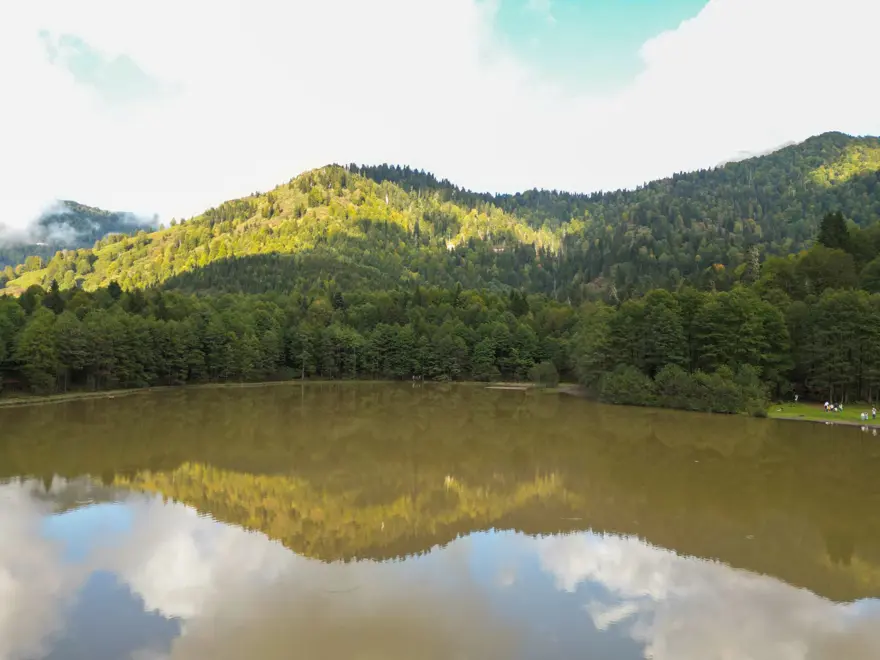 Doğa harikası Karagöl ziyaretçilerini bekliyor 7