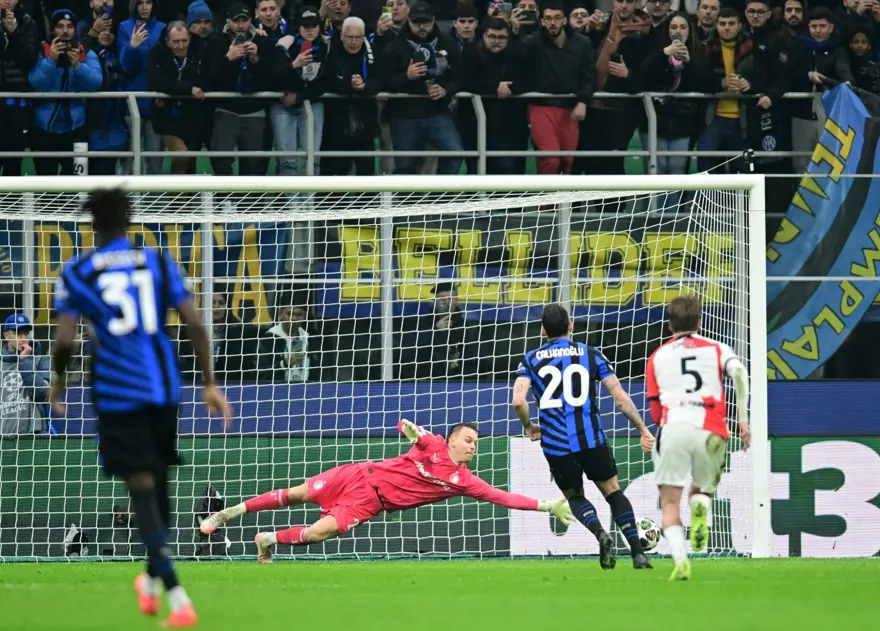 Şampiyonlar Ligi'nde tarihi gece: Hakan Çalhanoğlu bir ilke imza attı, Inter turladı | Penaltılara giden maçta PSG, Liverpool'u eledi 6 Şampiyonlar Ligi'nde tarihi gece: Hakan Çalhanoğlu bir ilke imza attı, Inter turladı | Penaltılara giden maçta PSG, Liverpool'u eledi 6