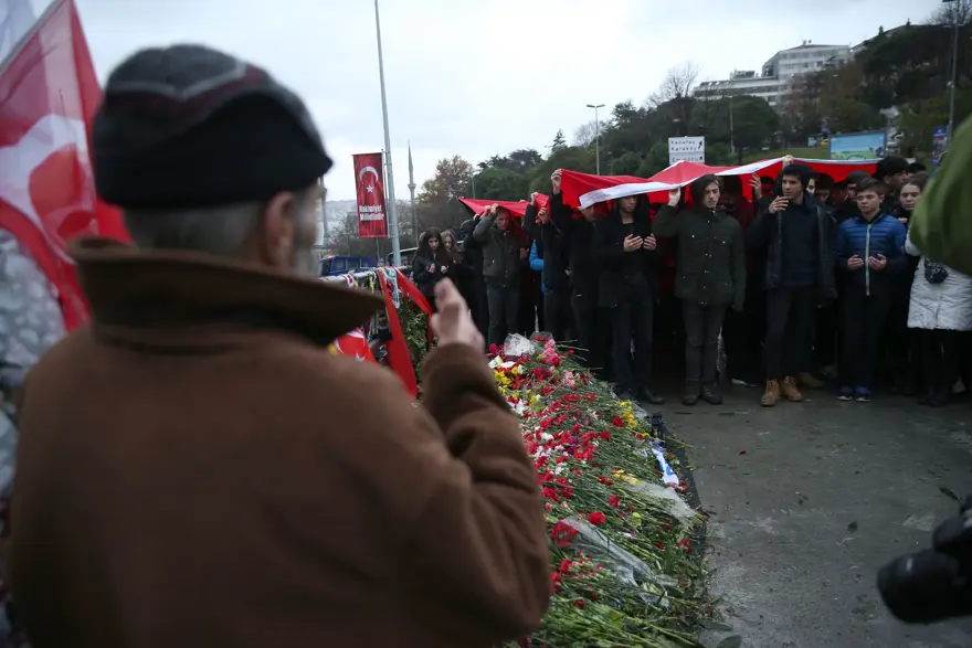 Şehitler Tepesi’ne ziyaretler sürüyor 20 Şehitler Tepesi’ne ziyaretler sürüyor 20