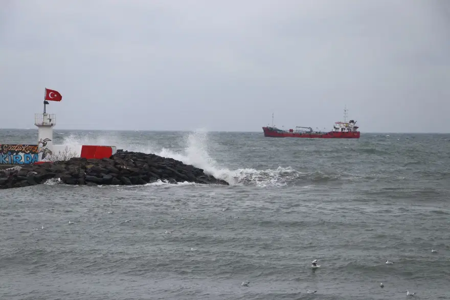 Marmara Denizi'nde ulaşıma poyraz engeli 4 Marmara Denizi'nde ulaşıma poyraz engeli 4