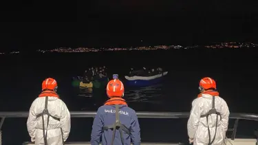 Aydın açıklarında 35 düzensiz göçmen kurtarıldı, 33’ü yakalandı