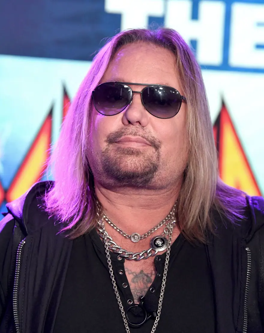 Mötley Crüe'nun solisti Vince Neil uykusunda felç geçirdiğini açıkladı 4