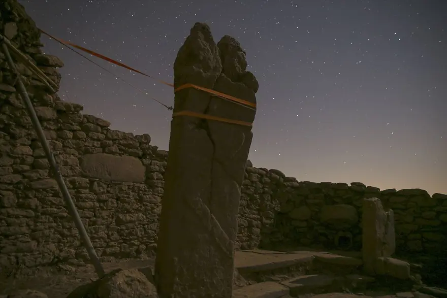 Neolitik dönemin önemli merkezi 'Karahantepe' yıldızların altında 12