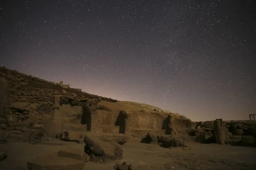 Neolitik dönemin önemli merkezi 'Karahantepe' yıldızların altında 4