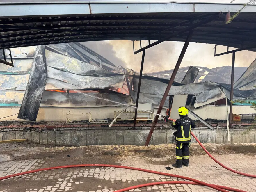 Kayseri'de mobilya fabrikasında yangın 8 Kayseri'de mobilya fabrikasında yangın 8