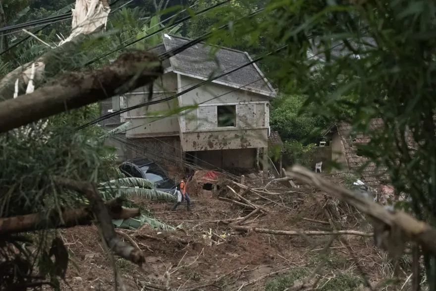 Brezilya’daki sel felaketinde ölenlerin sayısı 104’e çıktı 8 Brezilya’daki sel felaketinde ölenlerin sayısı 104’e çıktı 8