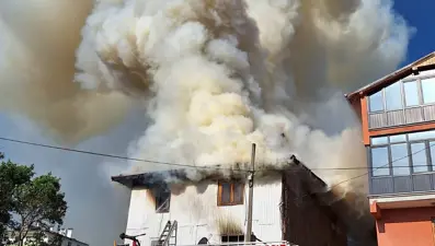 Ahşapev yangında küle döndü