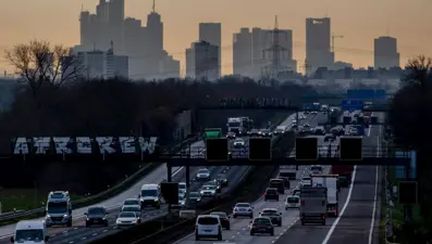 Harita uygulaması Almanya'da kaos yarattı: Otobanlar “kapalı”