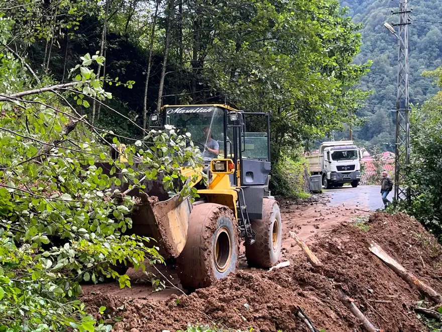 TRABZON'DA SU BASKINLARI MEYDANA GELDİ 11 TRABZON'DA SU BASKINLARI MEYDANA GELDİ 11