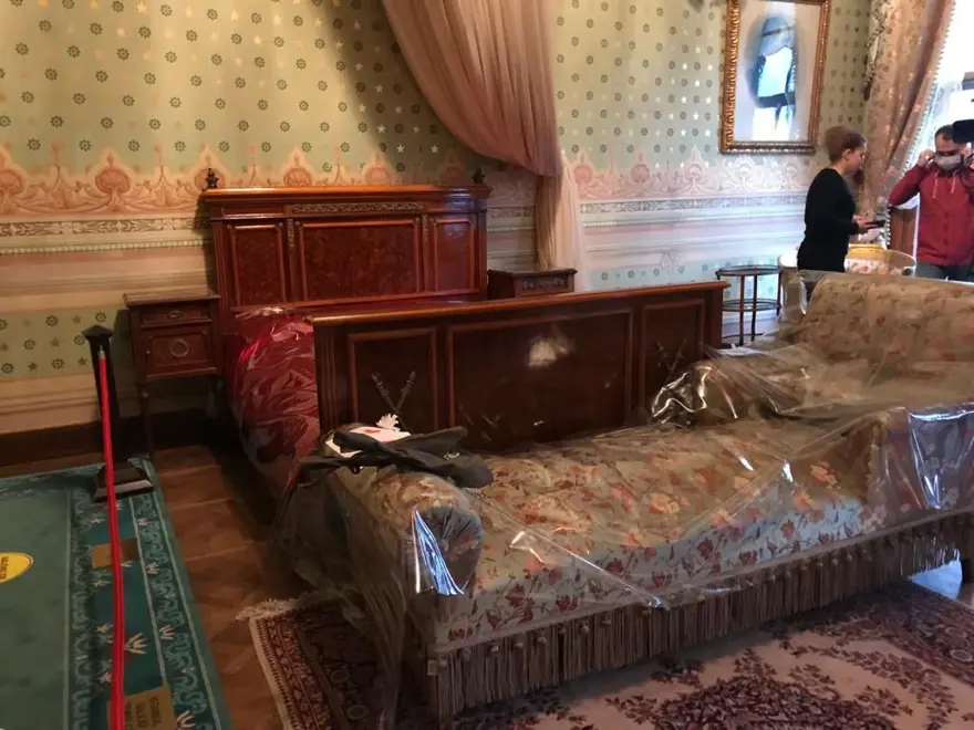 Vatandaşlar, Dolmabahçe Sarayı'nda Atatürk'ü andı 7