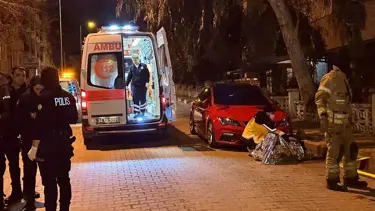 Bahçelievler'de korkutan yangın: Dumandan etkilenen 2 kişi hastaneye kaldırıldı
