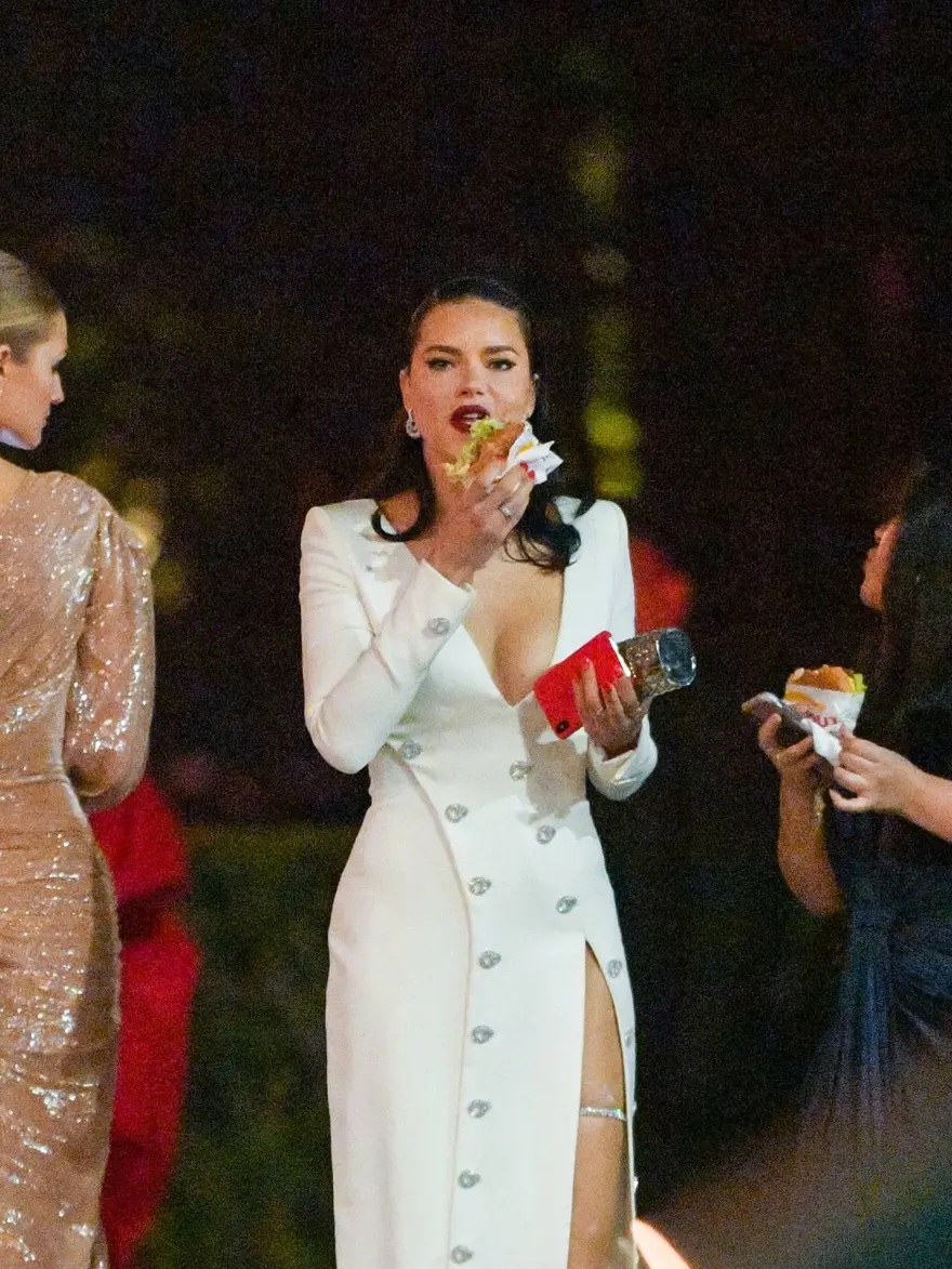 Ünlülerin parti sonrası halleri (Vanity Fair After Party) 5