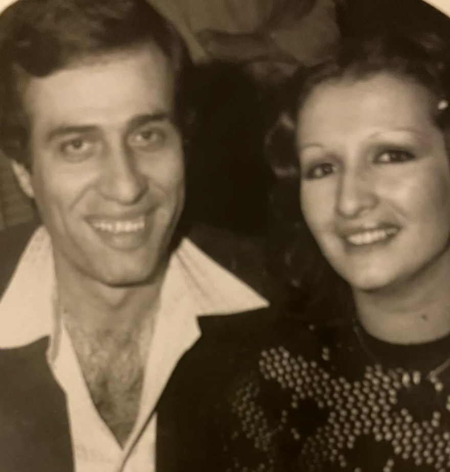 Gül Sunal eşi Kemal Sunal'ı doğum gününde andı: Daha çok gülecektik Gül Sunal eşi Kemal Sunal'ı doğum gününde andı: Daha çok gülecektik