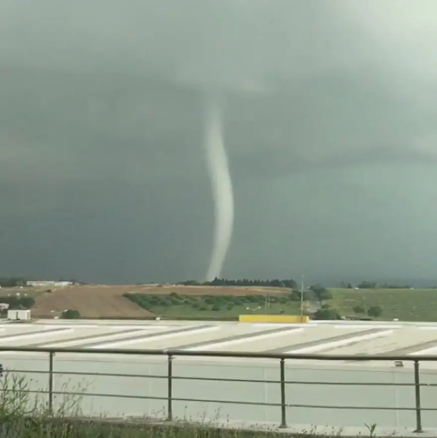İstanbul'da Çatalca ve Hadımköy'de korkutan hortum 
