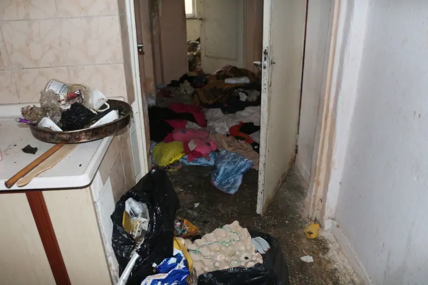 "EVİMİ MAHVETTİLER" 4