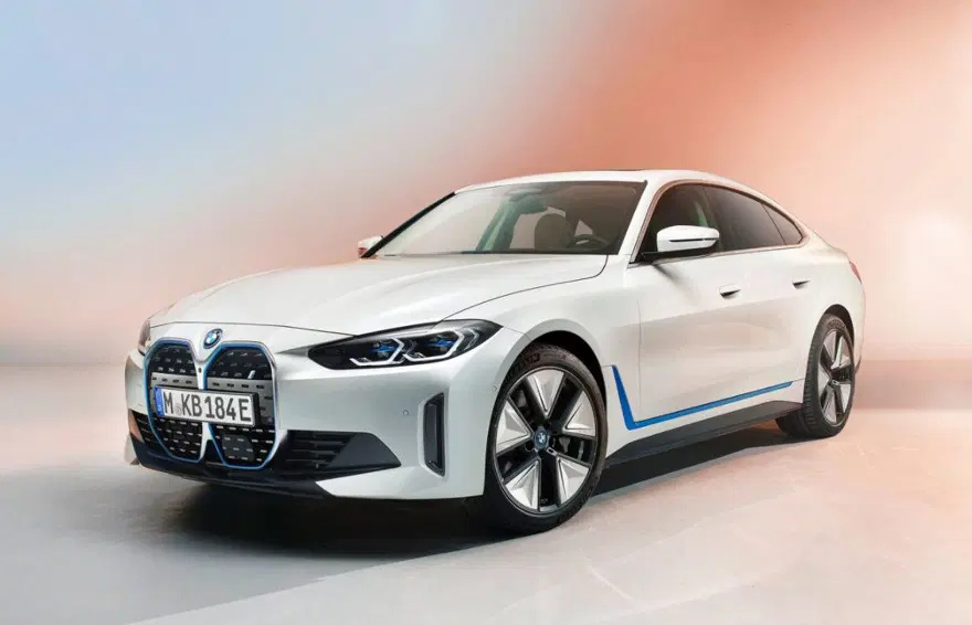 BMW i4 MODELİNİ TANITTI 92