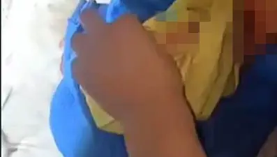 Evin çatısında doğan bebek hayatını kaybetti