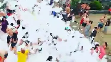 Plajda köpük partili, horonlu eğlenceye ceza